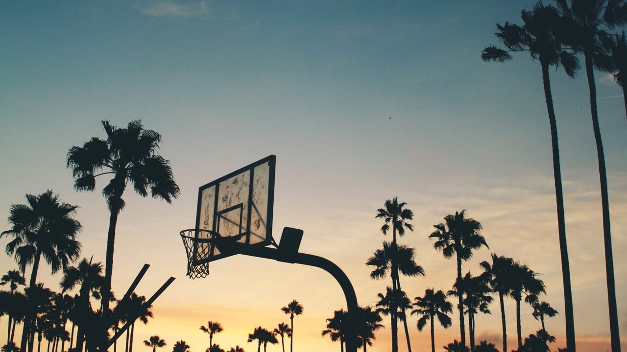 Unveiling the Coolest Basketball Courts in Cities